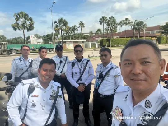 Officers' Street Confrontation Turns Chaotic – AI Generated Video | Hailuo AI