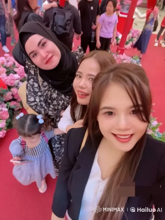 Animated Scene of Diverse Group on Red Carpet – AI Generated Video | Hailuo AI