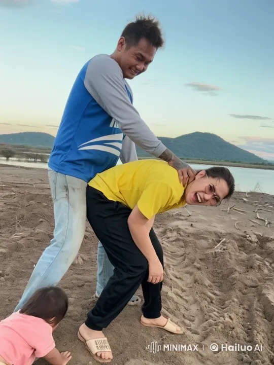 Live2D Animated Kung Fu Combat on Sandy Riverbank – AI Generated Video | Hailuo AI