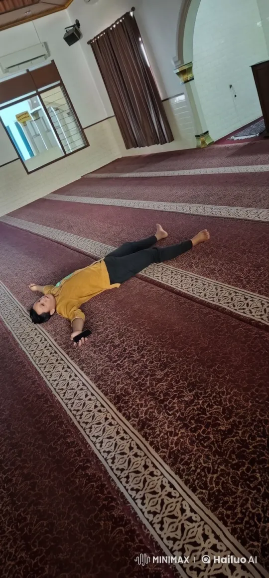 Kung Fu Practice on Carpeted Floor with Modern Twist – AI Generated Video | Hailuo AI