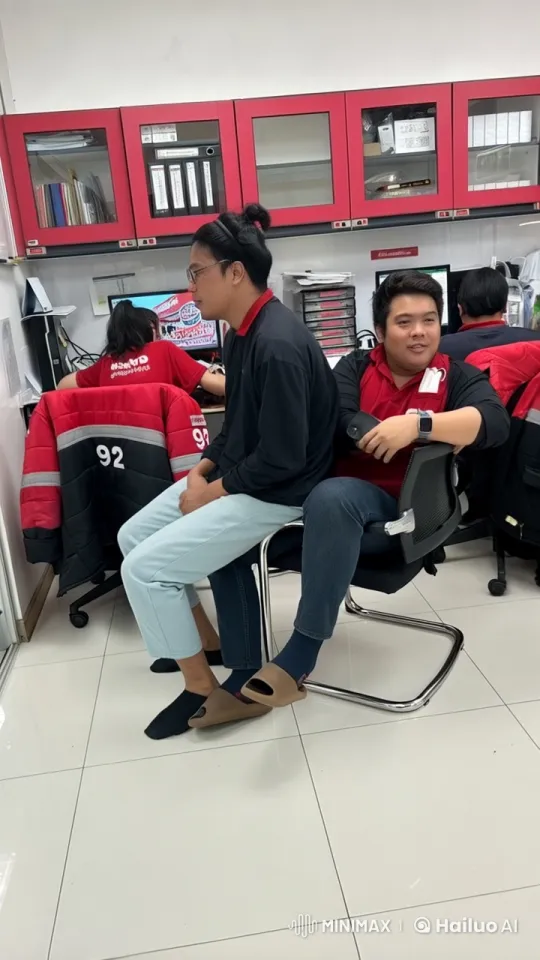 Intense Kung Fu Duel in Office Setting – AI Generated Video | Hailuo AI