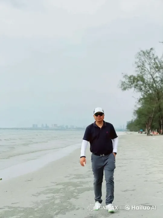 Coastal Walk: Serene Beach and Gentle Waves – AI Generated Video | Hailuo AI