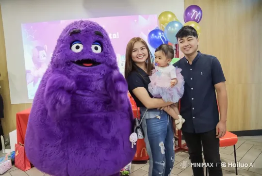 Family Celebrates with Mascot's Playful Kungfu and Dance – AI Generated Video | Hailuo AI