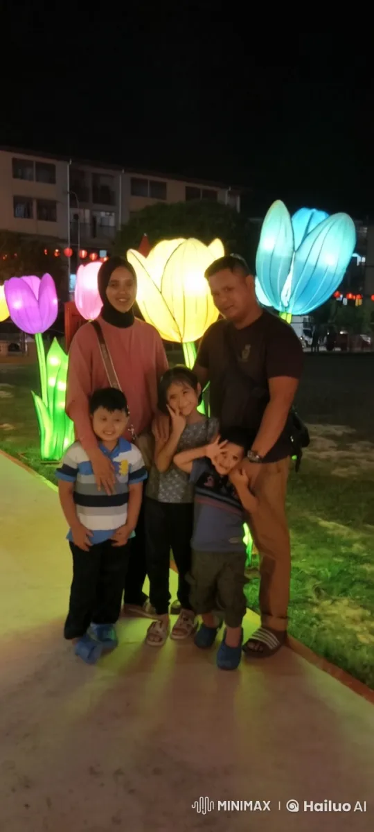 Family Showcases Martial Arts Skills in Animated Night Scene – AI Generated Video | Hailuo AI