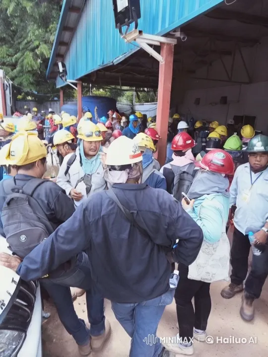 Construction Site Becomes Stage for Colorful Kung Fu Battle – AI Generated Video | Hailuo AI