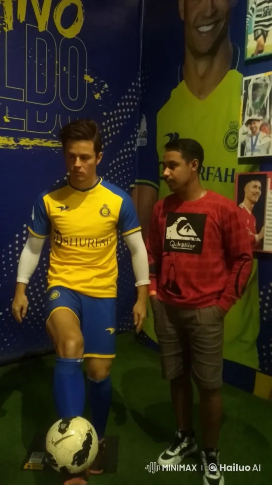 Soccer Player Showcases Skills at Vibrant Sports Exhibit – AI Generated Video | Hailuo AI