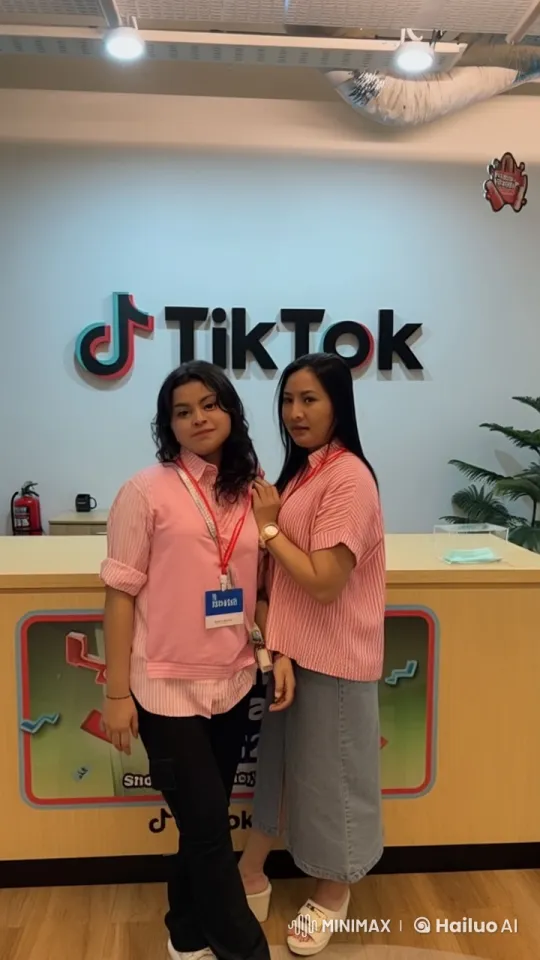 Female Kung Fu Duo in TikTok-Themed Office Setting – AI Generated Video | Hailuo AI