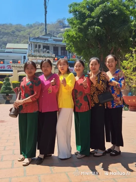 Traditional Kungfu Showcase by Six Women in Live2D Animation – AI Generated Video | Hailuo AI