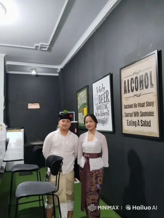 Traditional Outfits, Modern Room, Kung-Fu Fighting Dynamics – AI Generated Video | Hailuo AI
