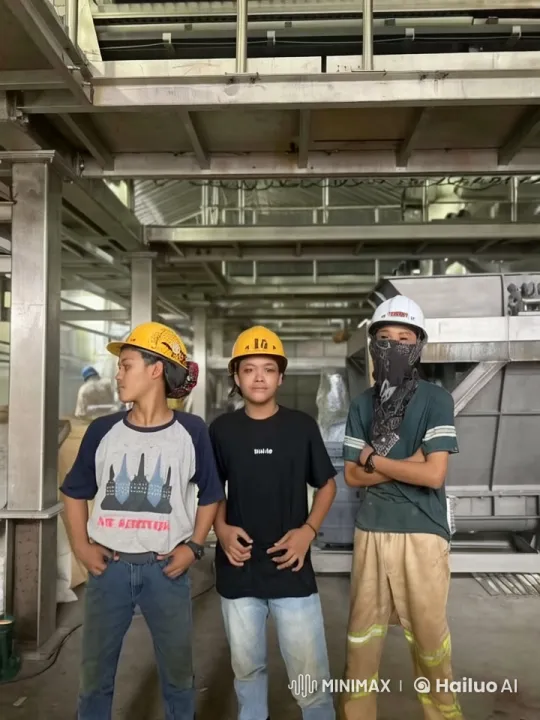 Young Men Perform Impressive Kungfu in Factory Setting – AI Generated Video | Hailuo AI