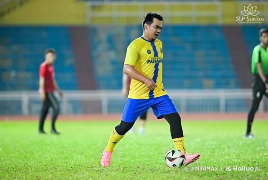 Football Meets Kungfu: Dynamic Skills in Live2D Animation – AI Generated Video | Hailuo AI
