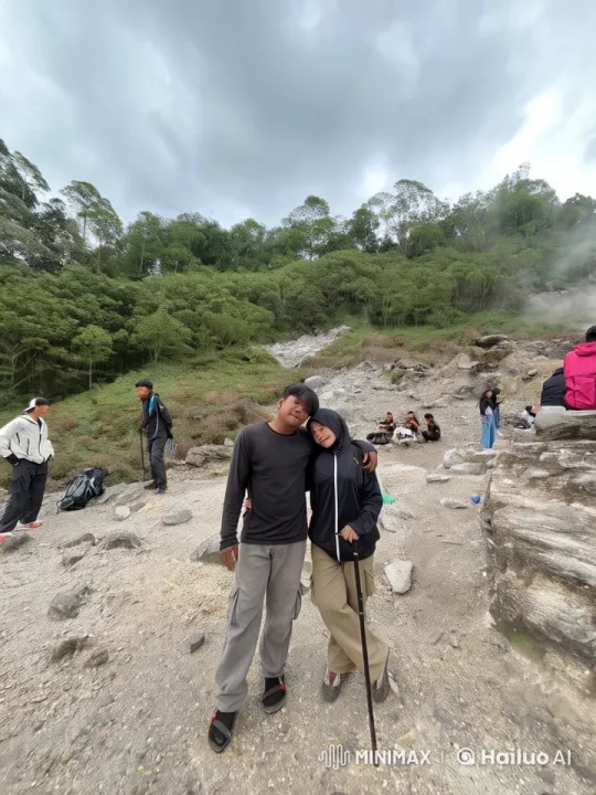 Live2D Video: Hikers Perform Dynamic Kungfu in Mountain Scenery – AI Generated Video | Hailuo AI