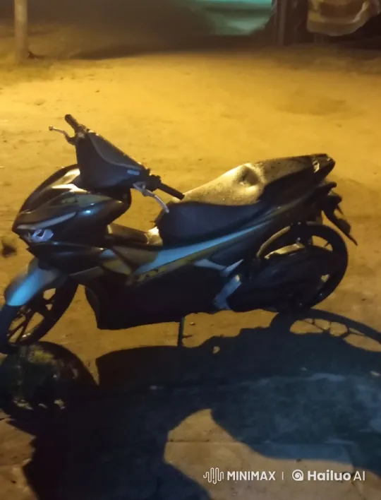 Transformation of Motorcycle into Robot on Dimly Lit Street – AI Generated Video | Hailuo AI