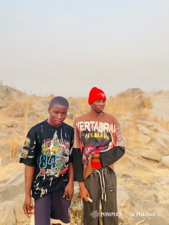 Casual Streetwear Kung Fu Fight in Rocky Landscape – AI Generated Video | Hailuo AI
