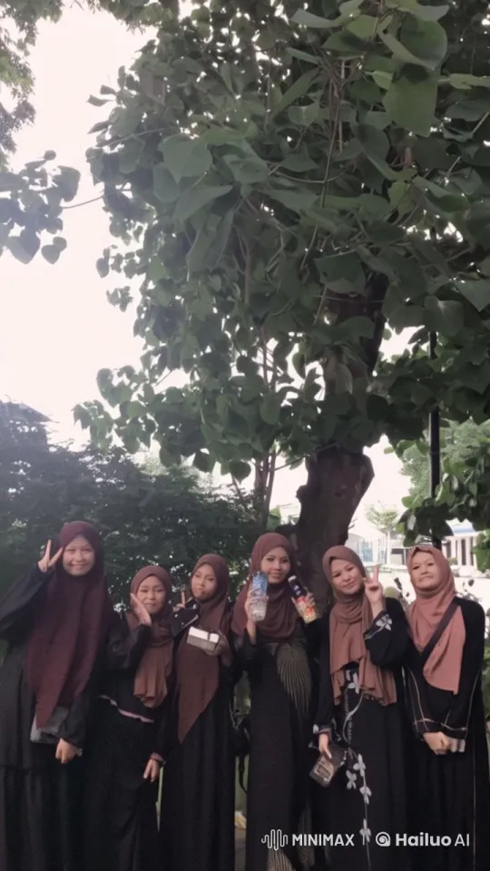 Traditional Hijab-Wearing Women Perform Live2D Kung Fu – AI Generated Video | Hailuo AI