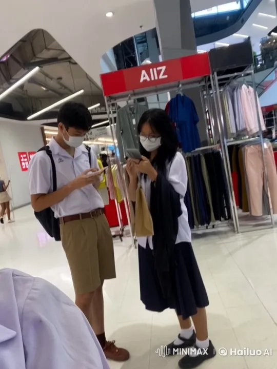 Martial Arts Showdown in Busy Clothing Store – AI Generated Video | Hailuo AI