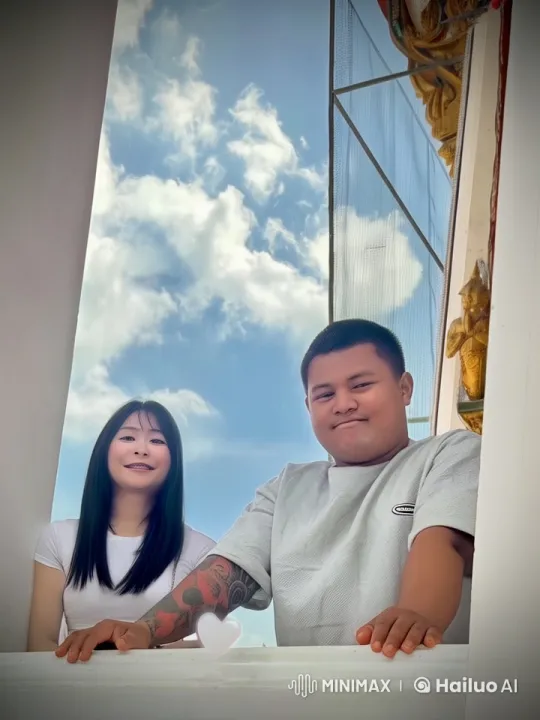Casual Outfit Dynamic Kung Fu Fight on Balcony – AI Generated Video | Hailuo AI