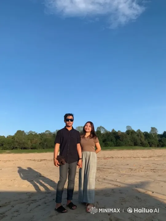 Couple Combines Romance and Martial Arts on Beach – AI Generated Video | Hailuo AI