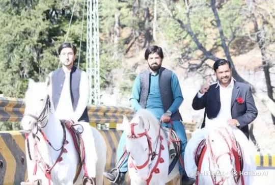 Traditional Attire Kung Fu Horseback Battle – AI Generated Video | Hailuo AI