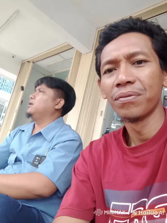 Two Men Engage in Playful Kungfu Interaction – AI Generated Video | Hailuo AI