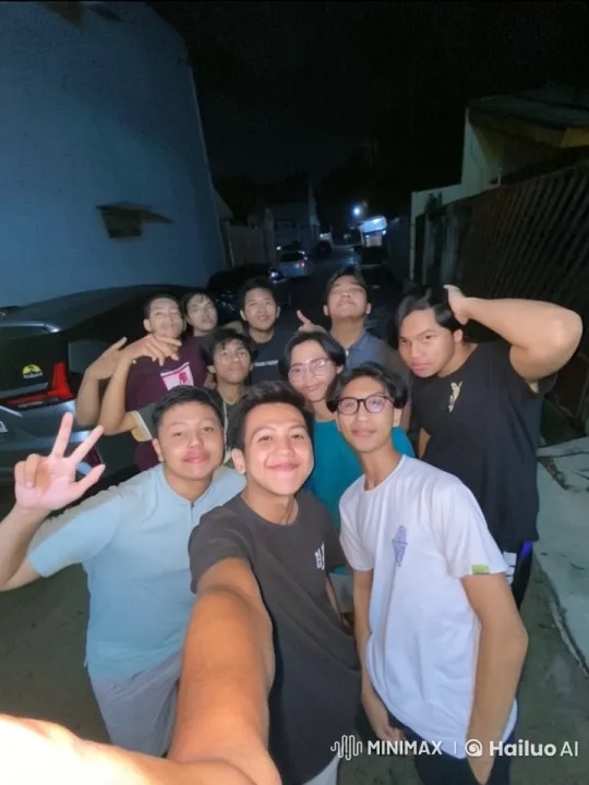 Nighttime Kungfu Selfie in Dimly Lit Alley – AI Generated Video | Hailuo AI