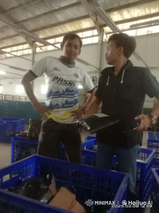 Two Men Discuss in a Brightly Lit Warehouse – AI Generated Video | Hailuo AI