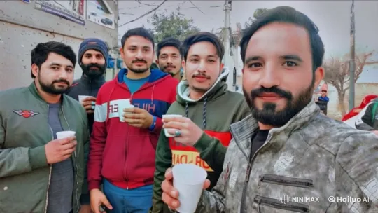 Group of Friends Chatting and Playfully Interacting Outdoors – AI Generated Video | Hailuo AI