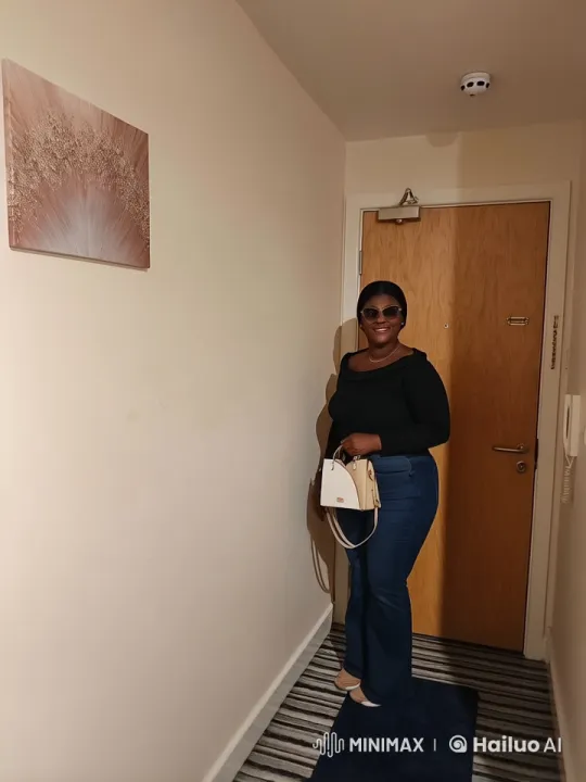 Woman Dances Gracefully in Hallway with Subtle Movements – AI Generated Video | Hailuo AI
