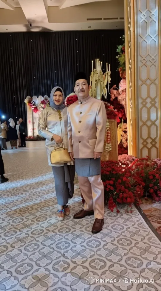 Traditional Attire Martial Artists Perform at Luxurious Event Hall – AI Generated Video | Hailuo AI