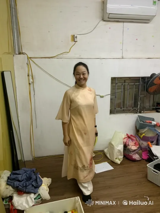 Traditional Attired Person Readies for Combat in Cluttered Room – AI Generated Video | Hailuo AI