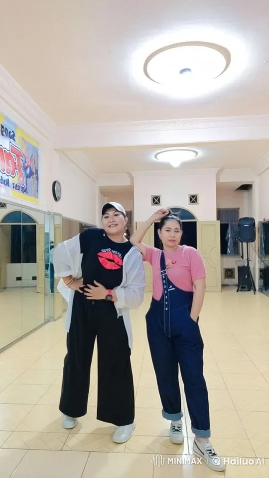 Live2D Animated Dance and Kung Fu Performance – AI Generated Video | Hailuo AI