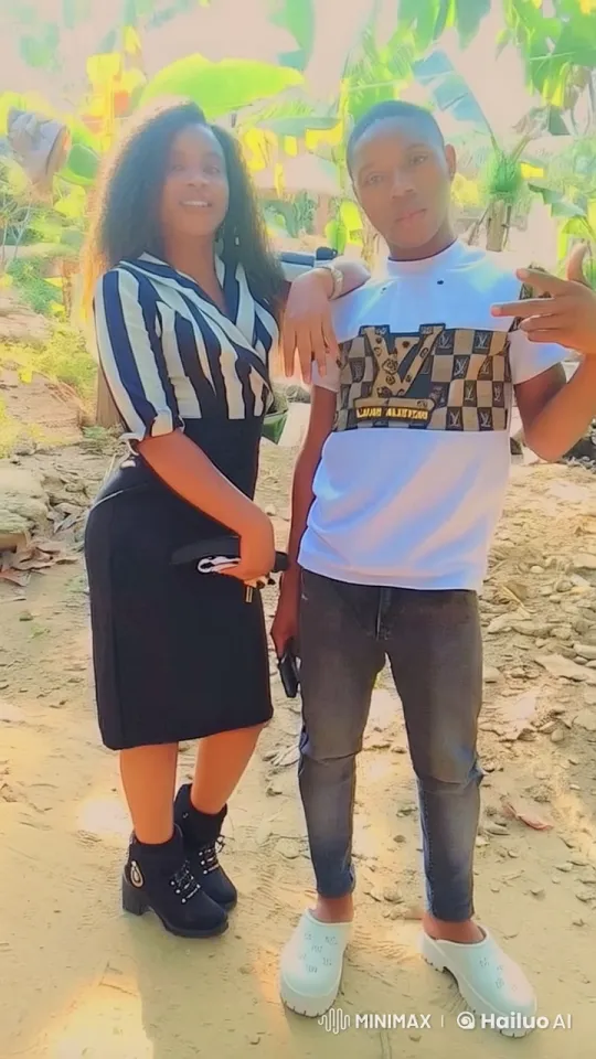Young Couple Showcases Kung Fu in Live2D with Stylish Outfits – AI Generated Video | Hailuo AI