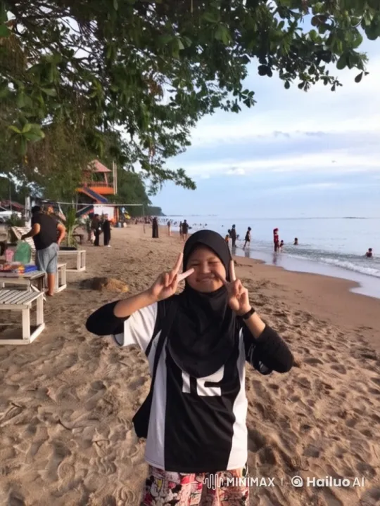 Young Kungfu Master Showcases Skills on Lively Beach – AI Generated Video | Hailuo AI