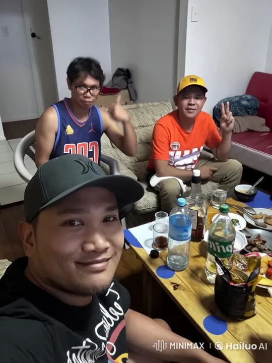 Three Friends Spontaneously Demonstrate Martial Arts in a Living Room – AI Generated Video | Hailuo AI