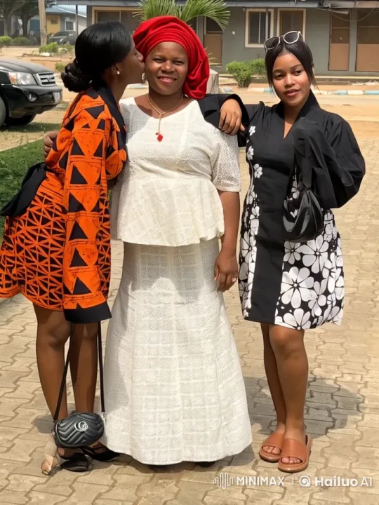 Vibrant Women in Traditional Attire Dance Live2D – AI Generated Video | Hailuo AI