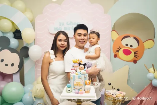 Family Celebrates with Playful Kungfu Performance – AI Generated Video | Hailuo AI