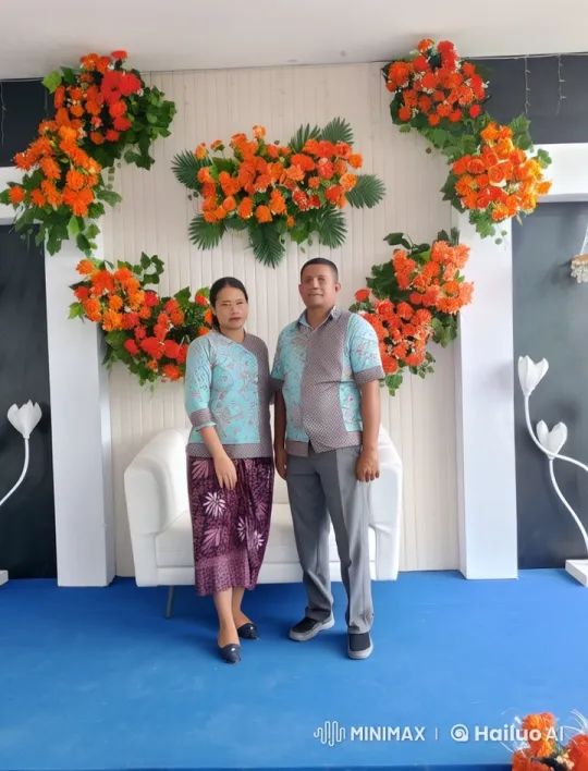 Traditional Attired Couple Performing Graceful Kungfu in Decorated Setting – AI Generated Video | Hailuo AI