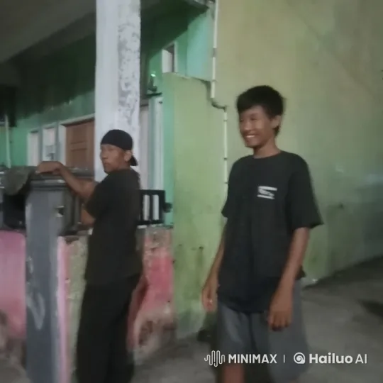Kungfu Fight in Front of Green-Walled House – AI Generated Video | Hailuo AI