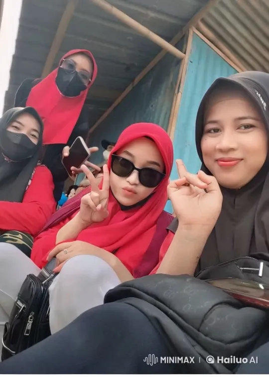 Vibrant Kungfu Practitioners Showcase Artistry in Rustic Shelter – AI Generated Video | Hailuo AI
