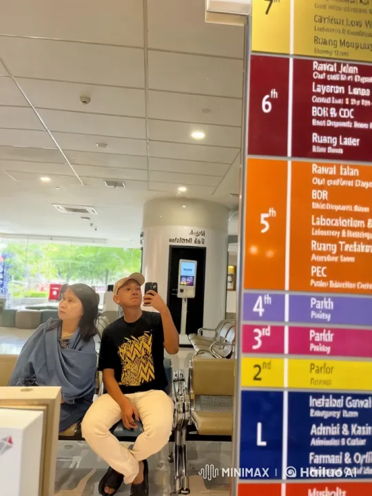 Kung Fu Practitioners Display Skill in Medical Facility Waiting Area – AI Generated Video | Hailuo AI