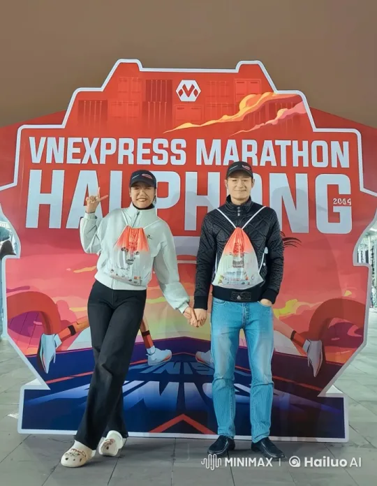 Live2D: Martial Artists Perform at VNEXPRESS Marathon Haiphong 2024 – AI Generated Video | Hailuo AI