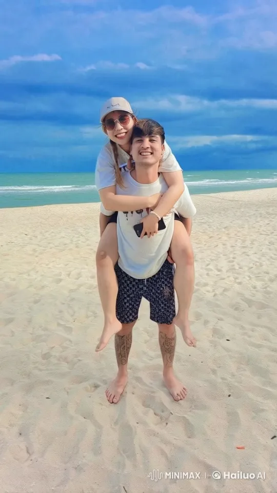 Casual Play on a Vibrant Beach with Live2D Animation – AI Generated Video | Hailuo AI
