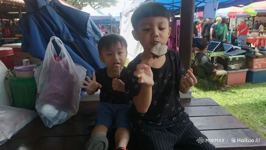 Children Display Kung Fu Skills in Lively Outdoor Market Setting – AI Generated Video | Hailuo AI