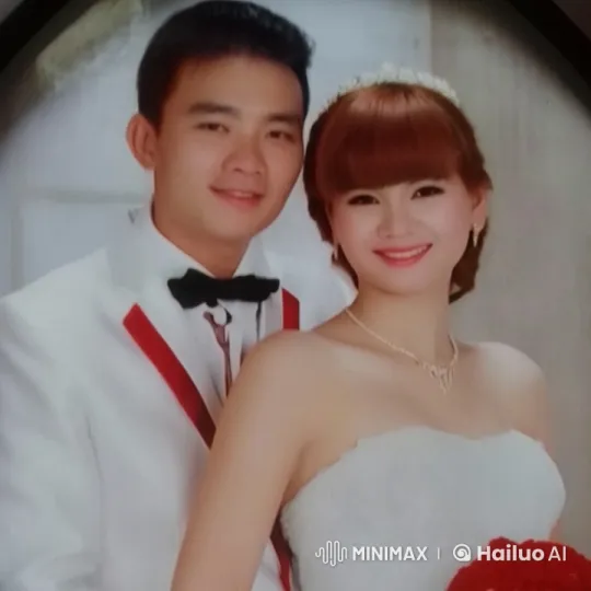 Charming Couple's Elegant Wedding Portrait in Live2D Animation – AI Generated Video | Hailuo AI