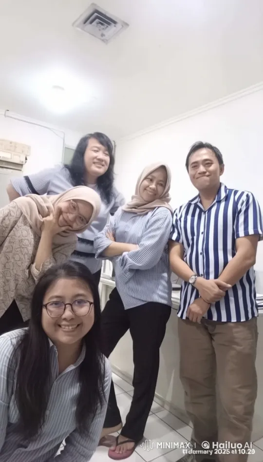 Live2D Animated Kungfu Fight in Office Setting – AI Generated Video | Hailuo AI