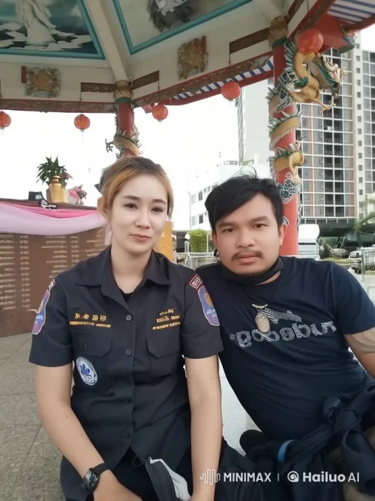Traditional Oriental Scene: Tense Confrontation Between EMS Worker and Man – AI Generated Video | Hailuo AI
