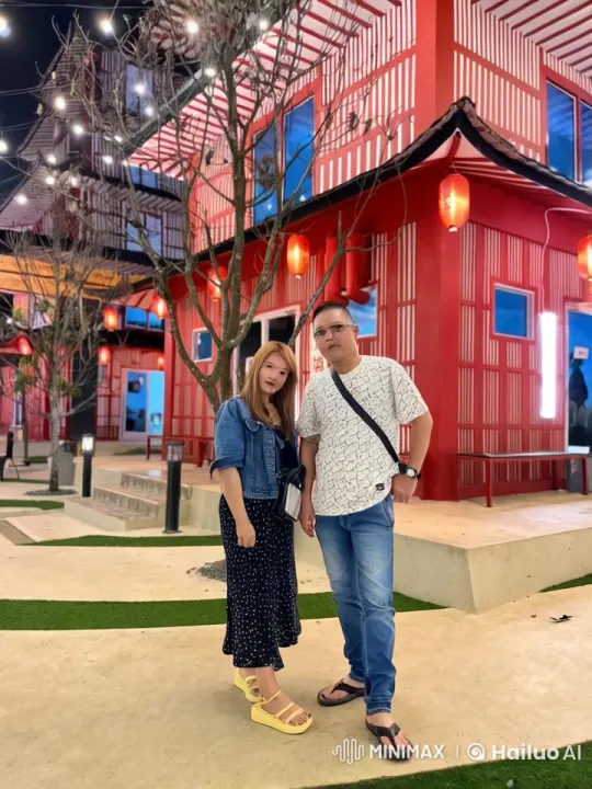 Couple Demonstrates Skilled Kungfu in Traditional Chinese Setting – AI Generated Video | Hailuo AI