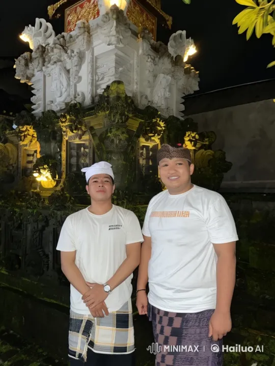 Traditional Attire Kungfu Fight in Front of Illuminated Temple – AI Generated Video | Hailuo AI