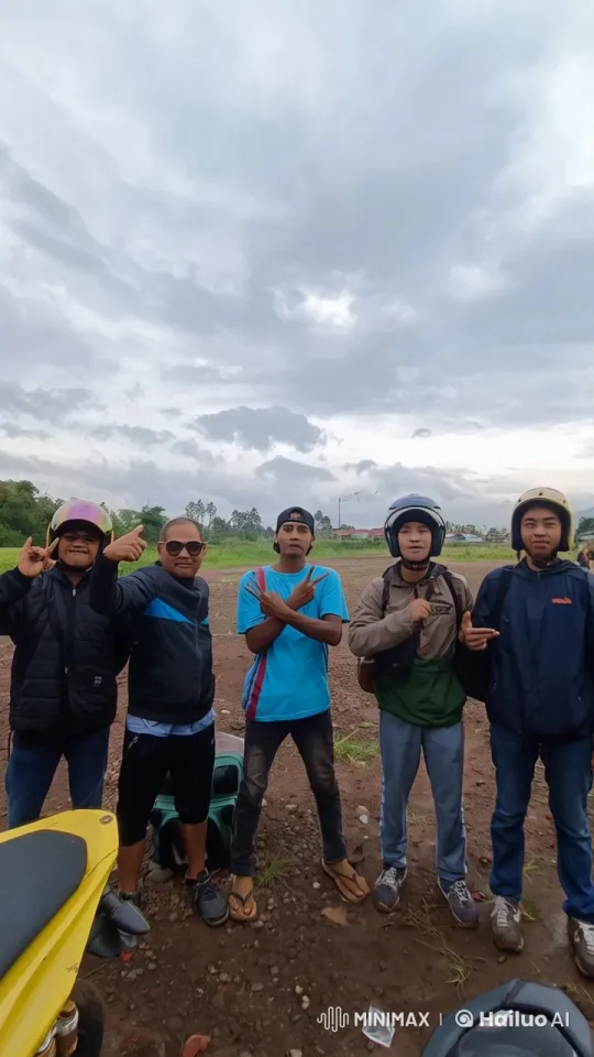 Live2D Group Kungfu Display in Rural Setting – AI Generated Video | Hailuo AI