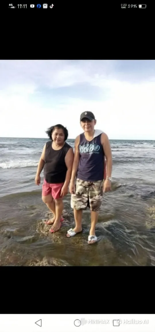 Playful Fight on Rocky Shore with Acrobatic Flair – AI Generated Video | Hailuo AI